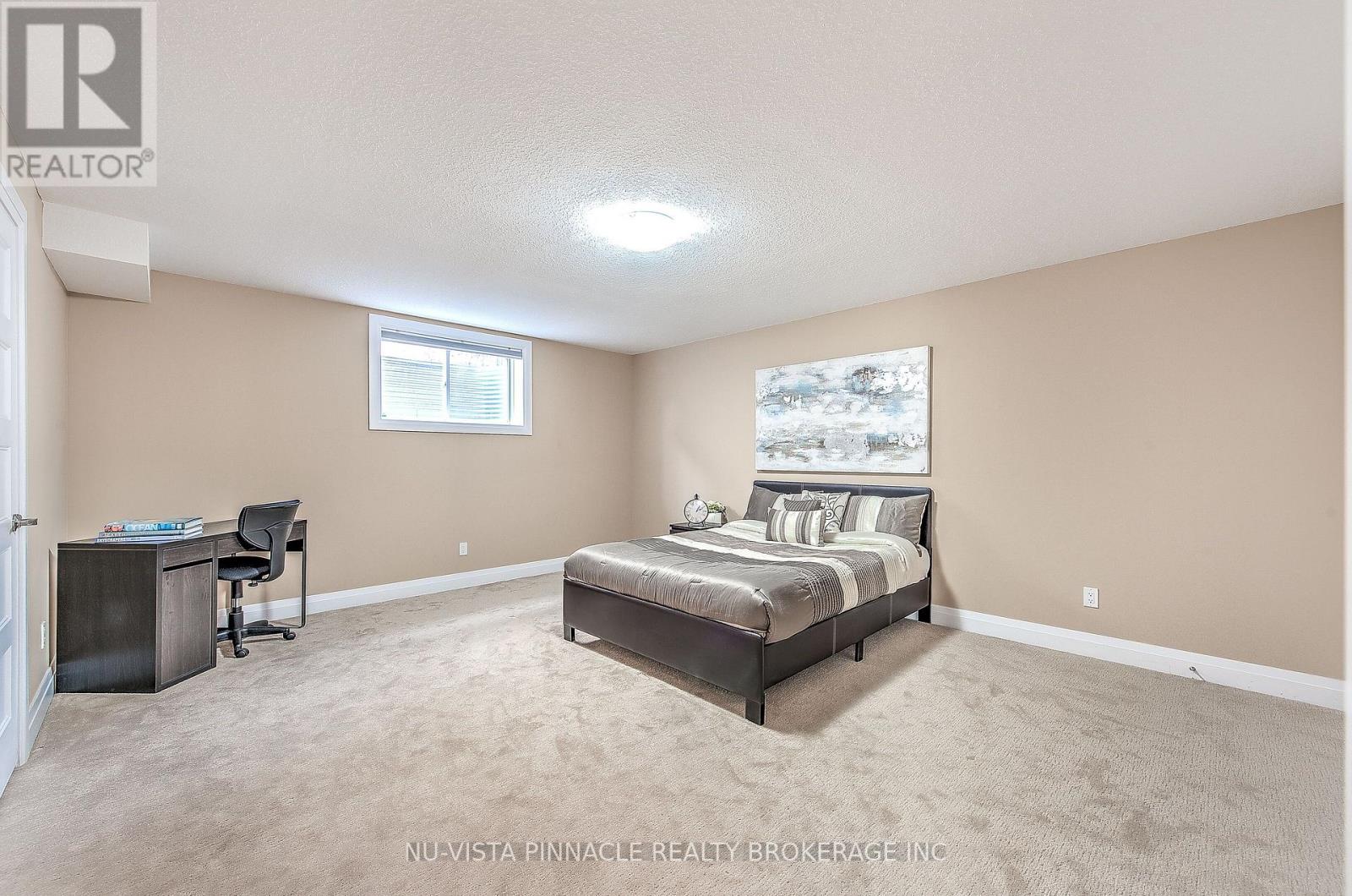 738 HICKORYRIDGE COMMON - Image 40