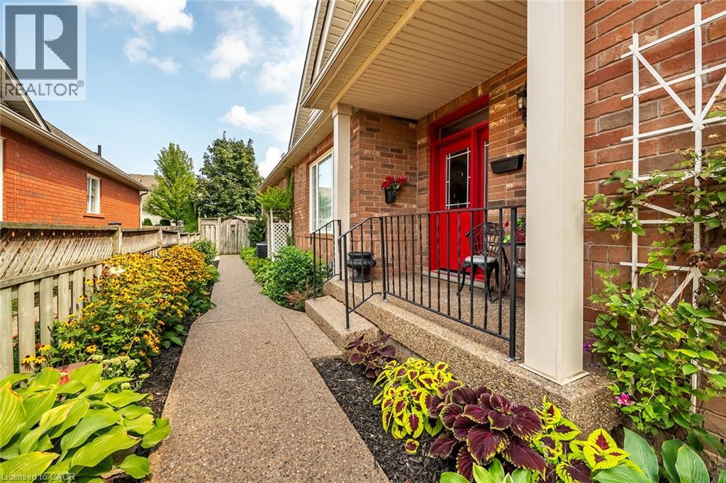 159 THOROUGHBRED Boulevard, Ancaster, Ontario, L9K1N2, Ancaster, Ontario — photo 2 of 5