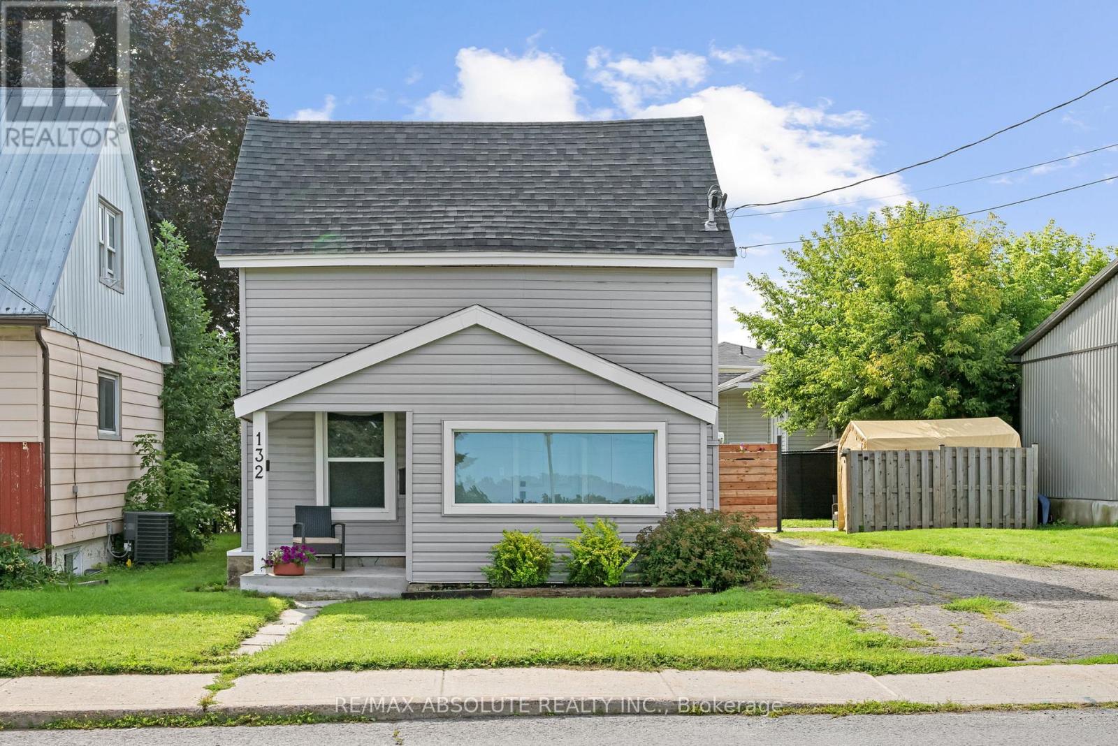 132 EDWARD STREET S - 1