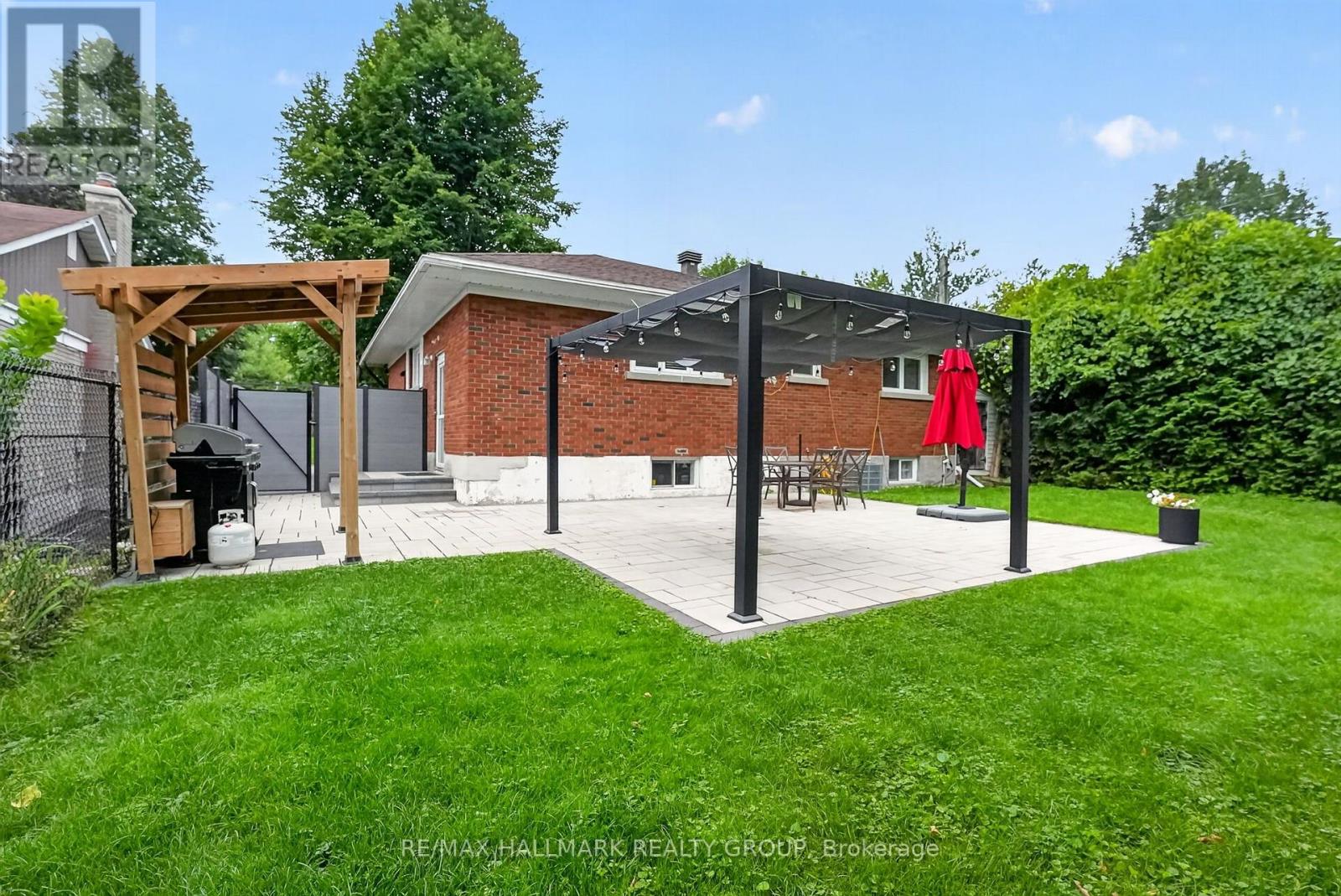 987 NEVILLE STREET - 39