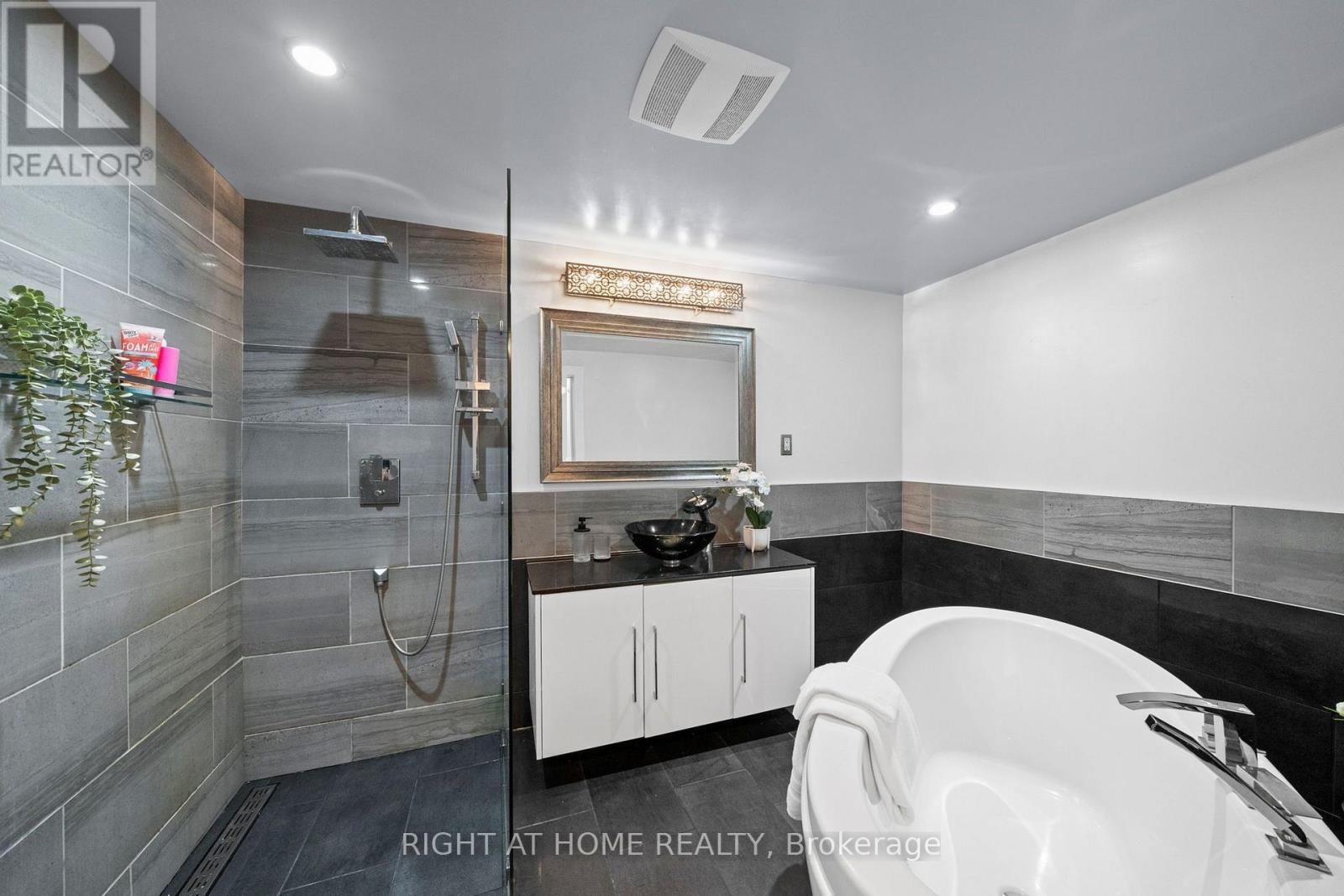 9 MARCO LANE - Image 21