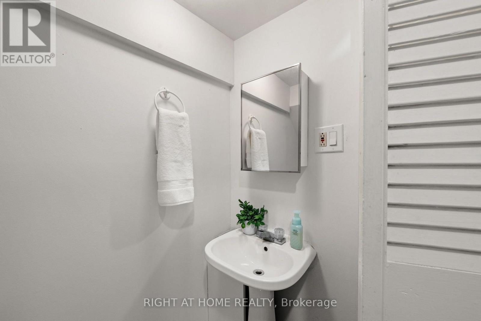 9 MARCO LANE - Image 24