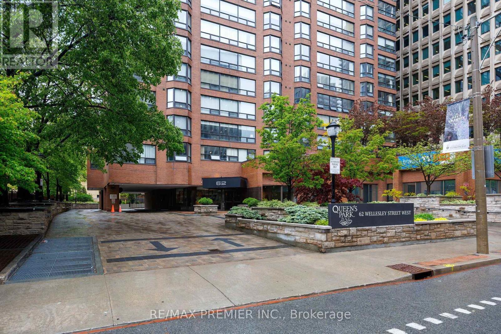 #1903 62 Wellesley Street West, Toronto (Bay Street Corridor), Ontario, M5S2X3, Toronto (Bay Street Corridor), Ontario — photo 2 of 5