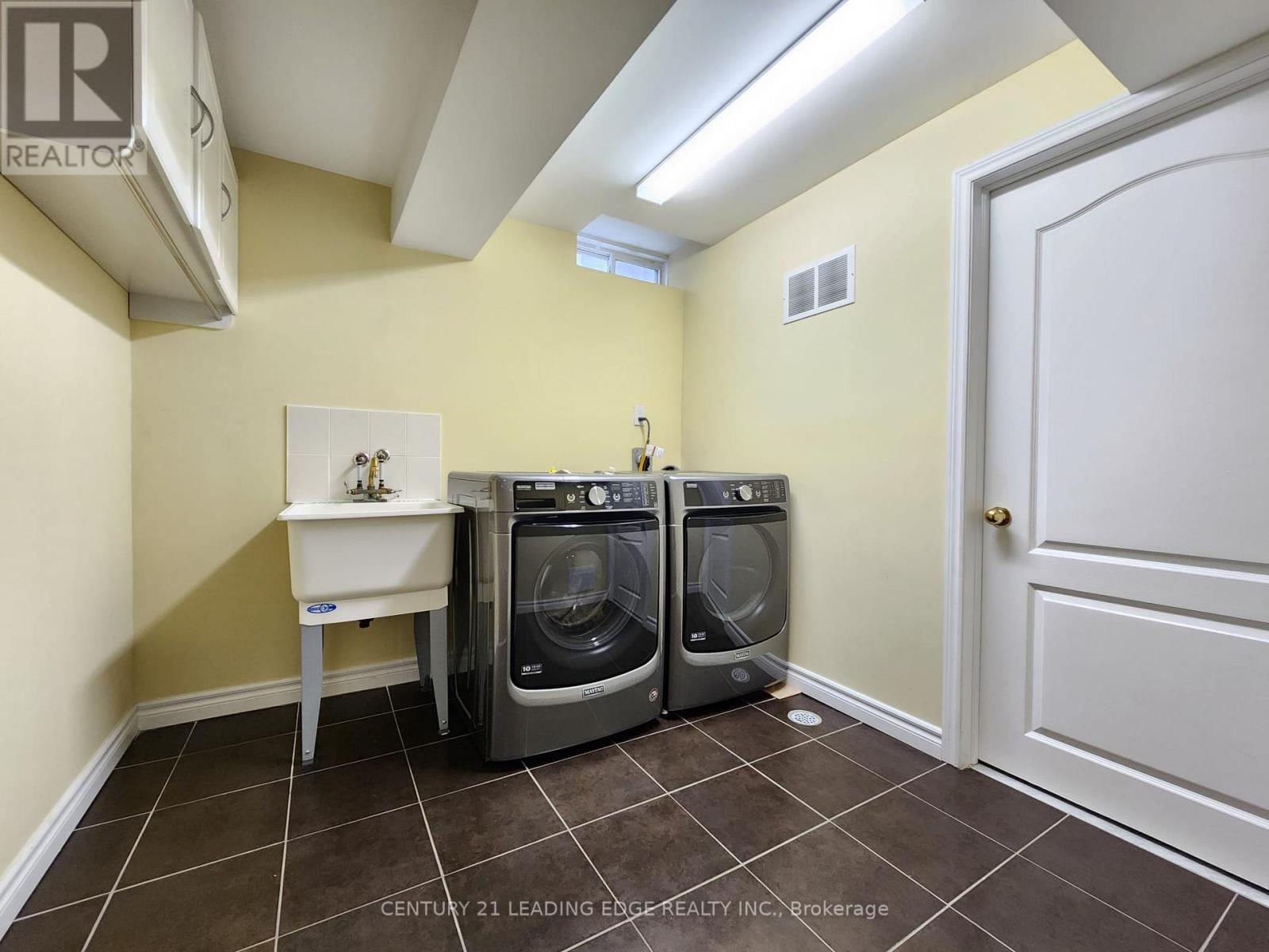 51 YALE LANE - Image 36
