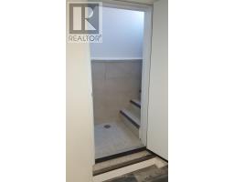 5 - 44 Bartonville Avenue W, Toronto, ON M6M2B5 Photo 9