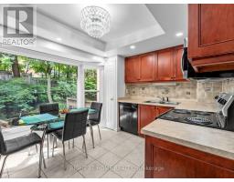 25 Tamarack Circle, Toronto, ON M9P3T9 Photo 12