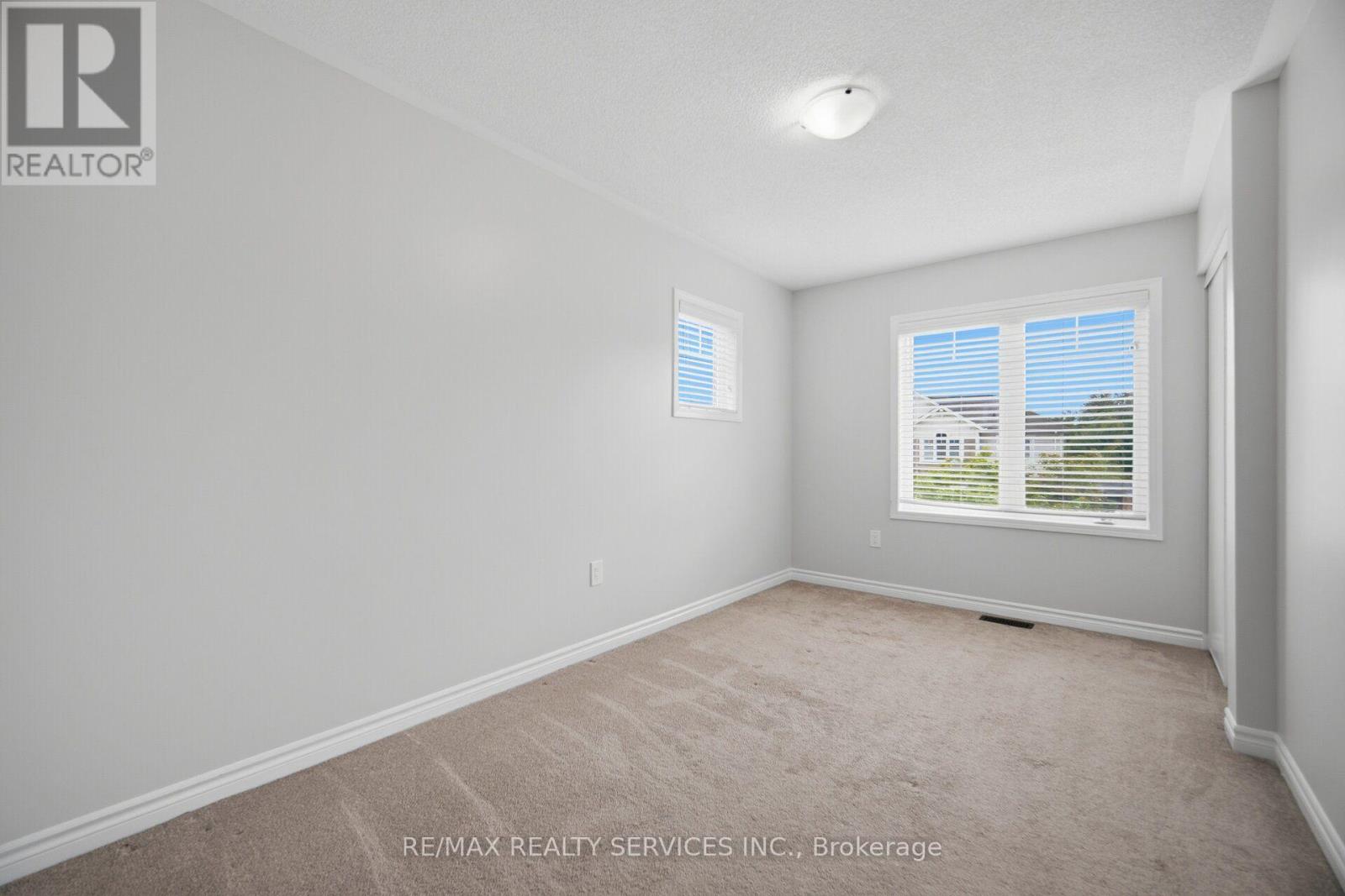 3 FENCHURCH DRIVE - 28