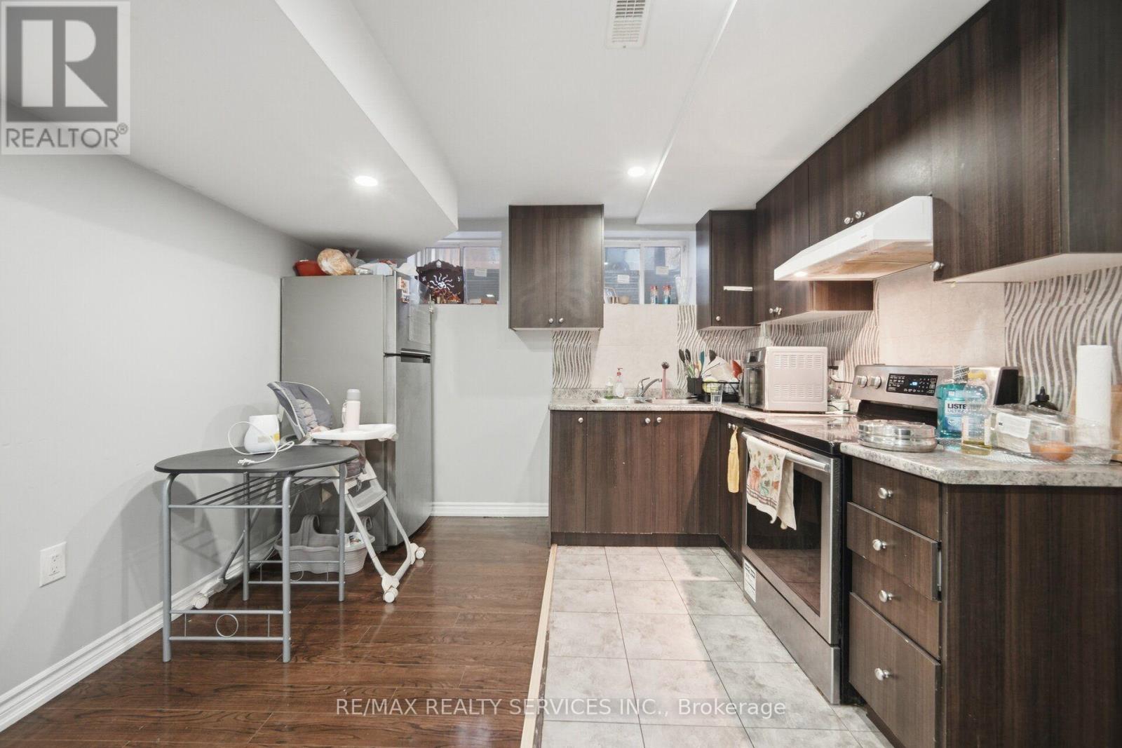 3 FENCHURCH DRIVE - Image 40