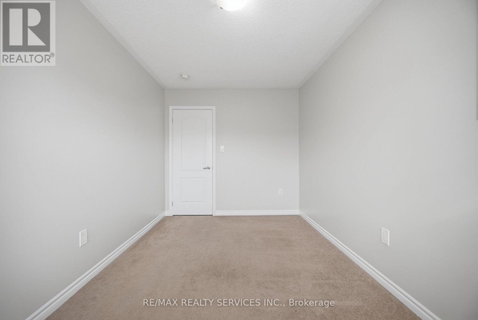 3 FENCHURCH DRIVE - Image 29