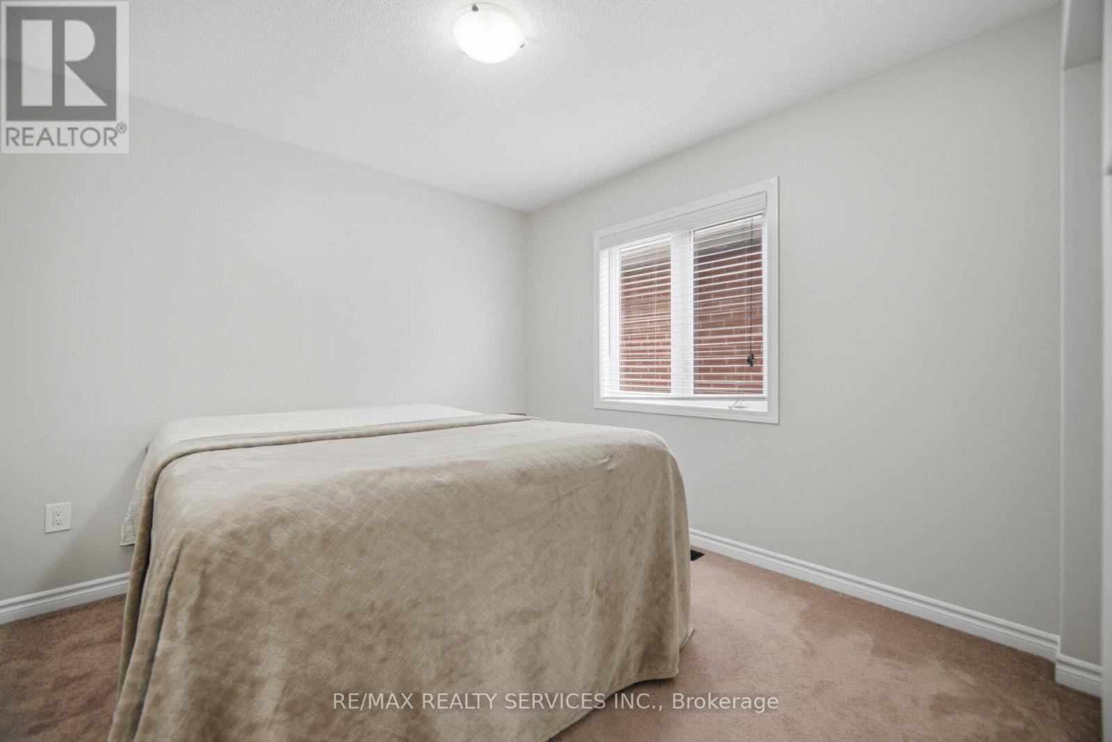 3 FENCHURCH DRIVE - Image 32