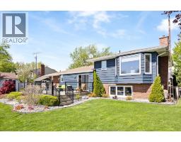 Family room/Fireplace - 19085 Blue Water Avenue, Lakeshore, ON N0P2L0 Photo 6
