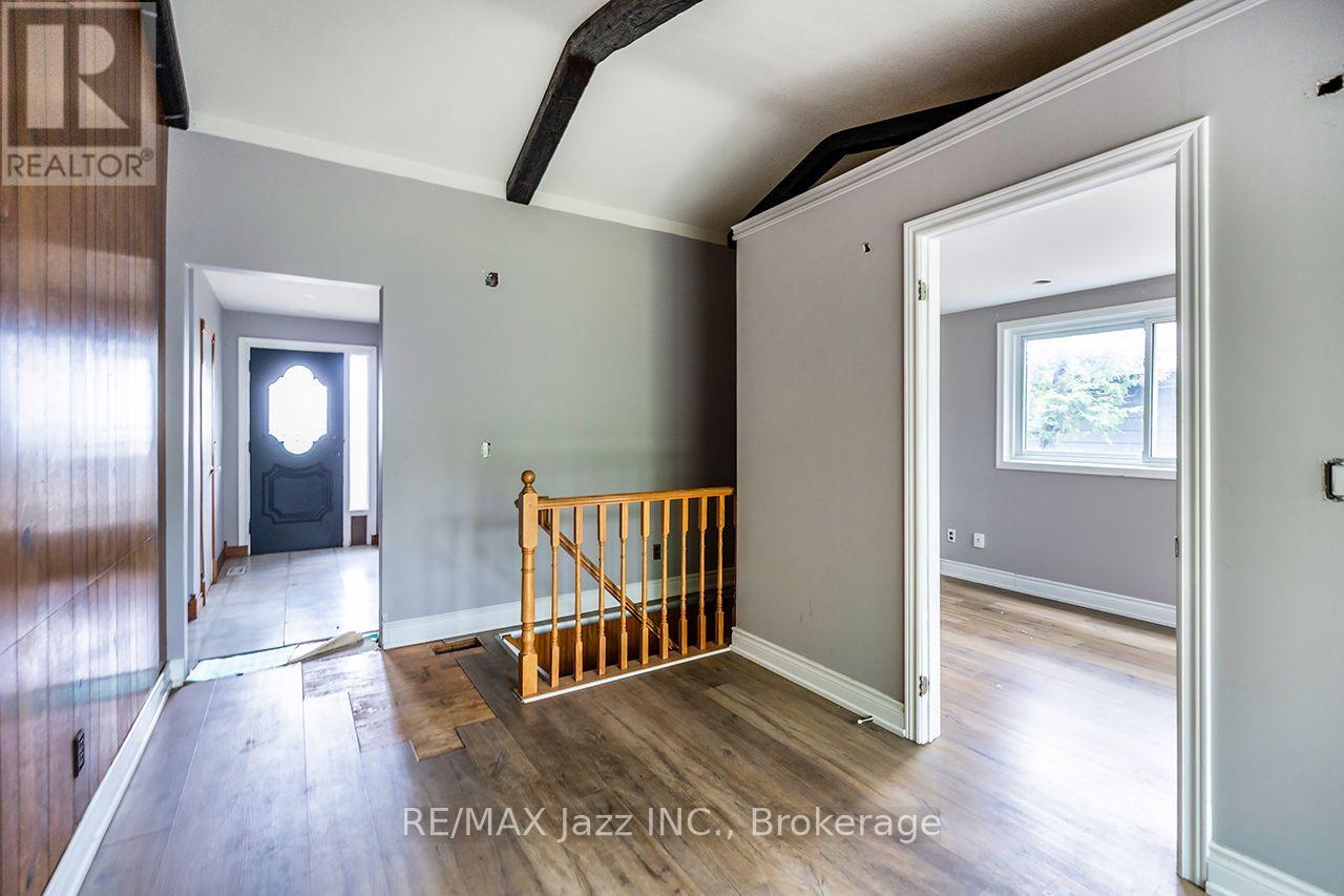 1500 SIMCOE STREET N - 11