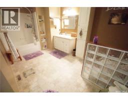406 2nd Avenue W, Riverhurst, SK S0H3P0 Photo 24