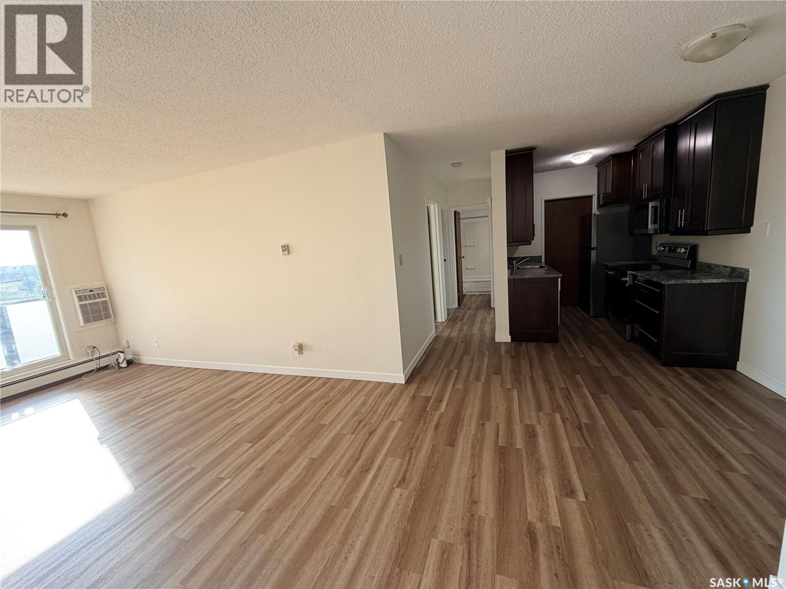 302 419 TAIT COURT, Saskatoon, Saskatchewan, S7H5L3, Saskatoon, Saskatchewan — photo 2 of 5