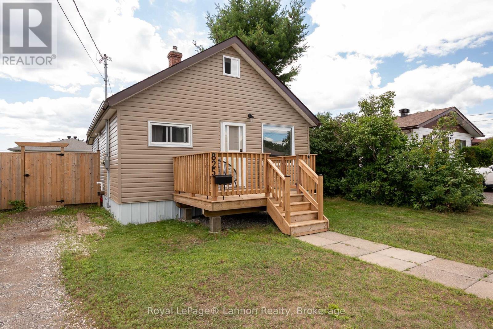 825 Newport Avenue, Thunder Bay (Shuniah), Ontario, P7A6J8, Thunder Bay (Shuniah), Ontario — photo 1 of 5