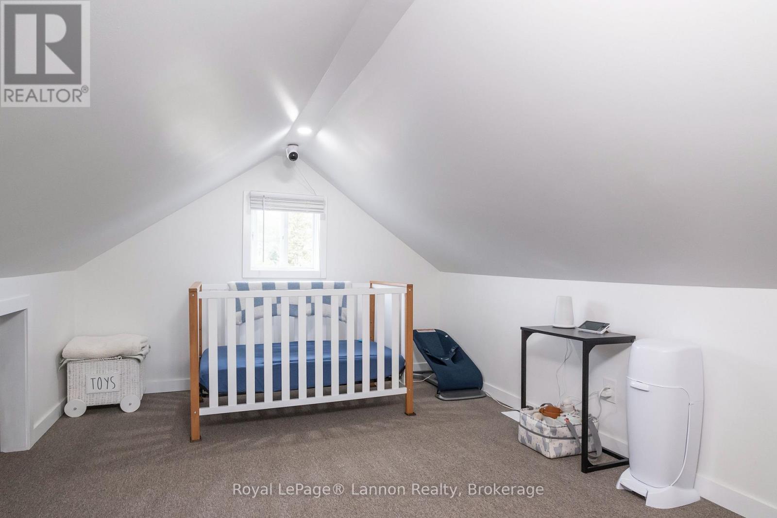 825 NEWPORT AVENUE - Image 12