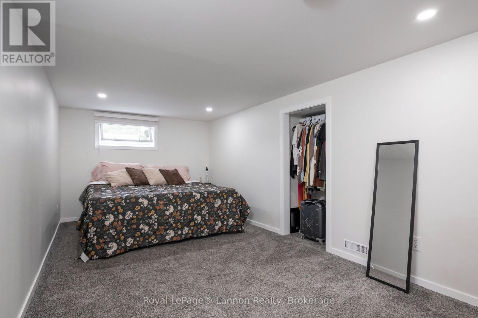 825 NEWPORT AVENUE - 17