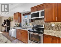 Dining room - 32 Green Lanes, Toronto, ON M8Z4V6 Photo 8