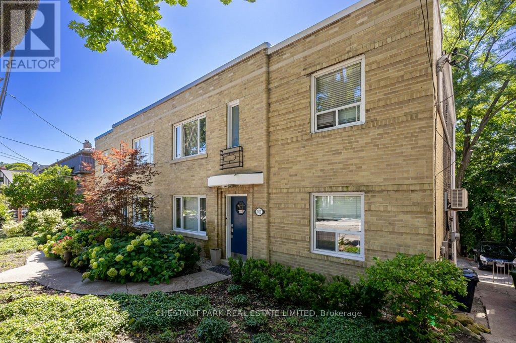 #Upper 101 Chatsworth Drive, Toronto (Lawrence Park South), Ontario, M4R1R8, Toronto (Lawrence Park South), Ontario — photo 2 of 5