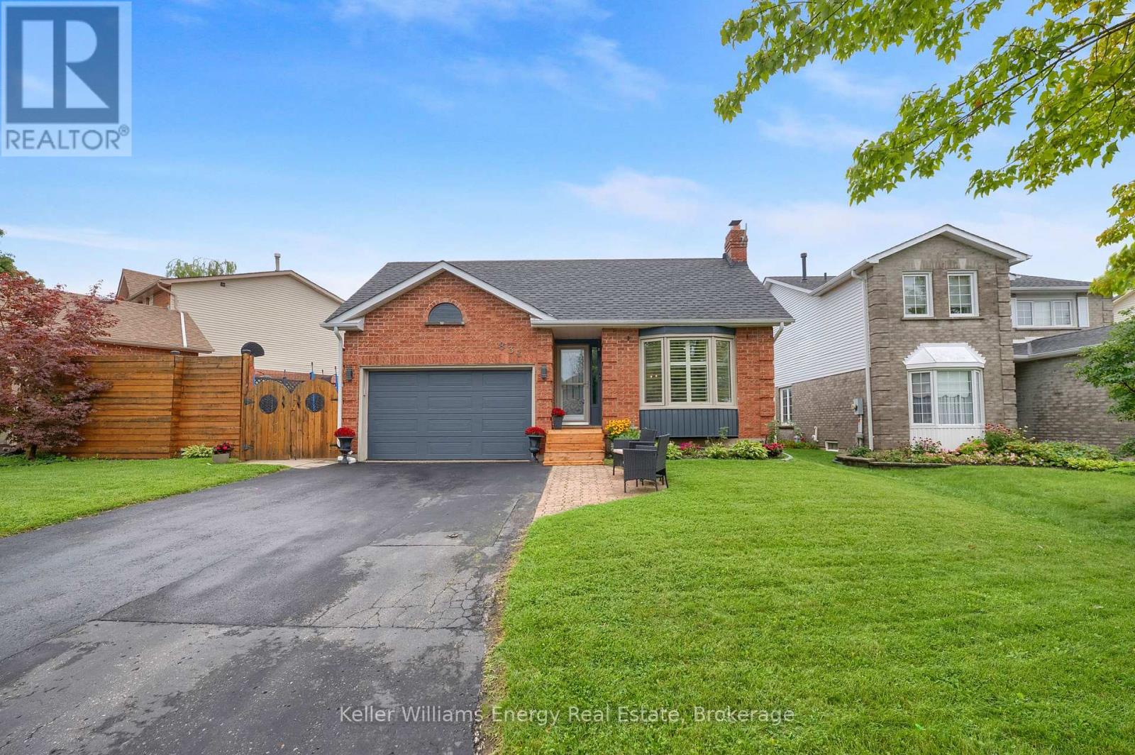 831 LAVIS STREET - 1