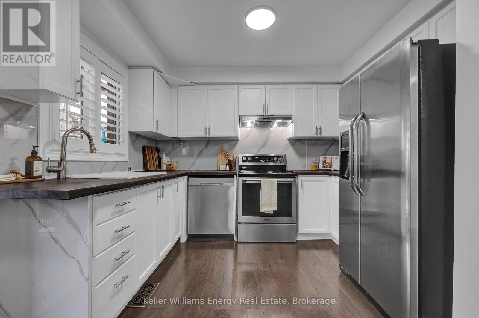 831 LAVIS STREET - Image 17