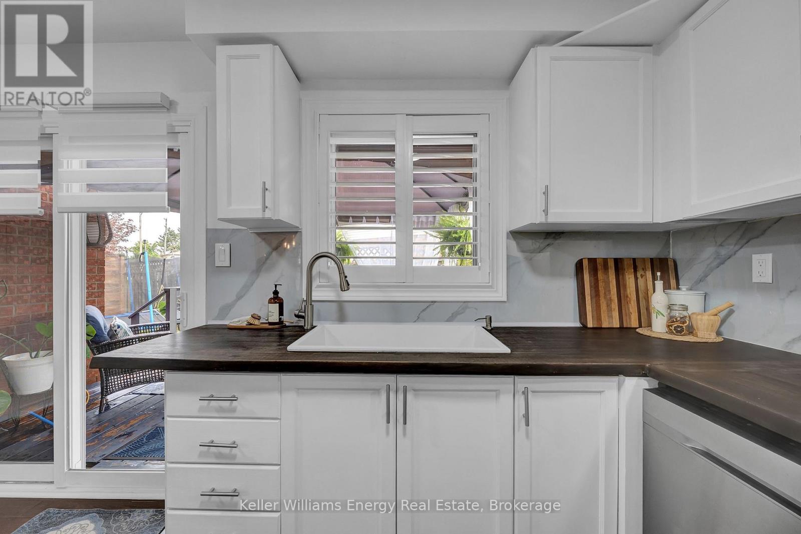 831 LAVIS STREET - Image 18