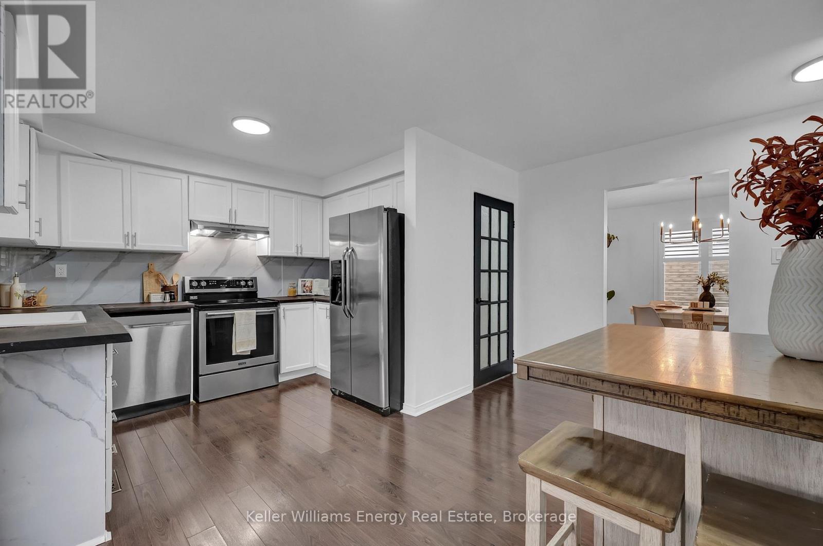 831 LAVIS STREET - Image 23