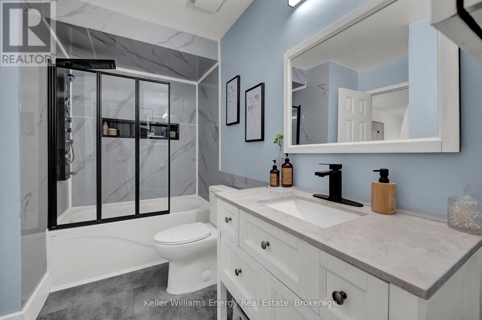 831 LAVIS STREET - Image 24
