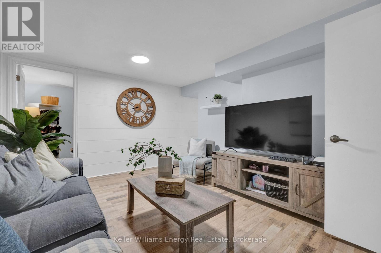 831 LAVIS STREET - Image 31