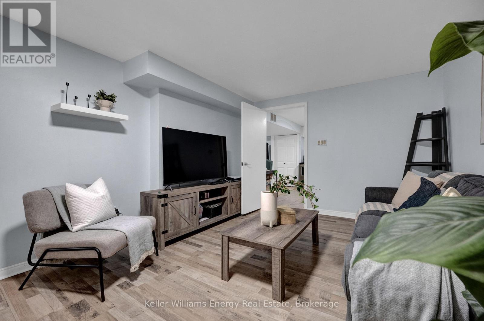 831 LAVIS STREET - Image 33