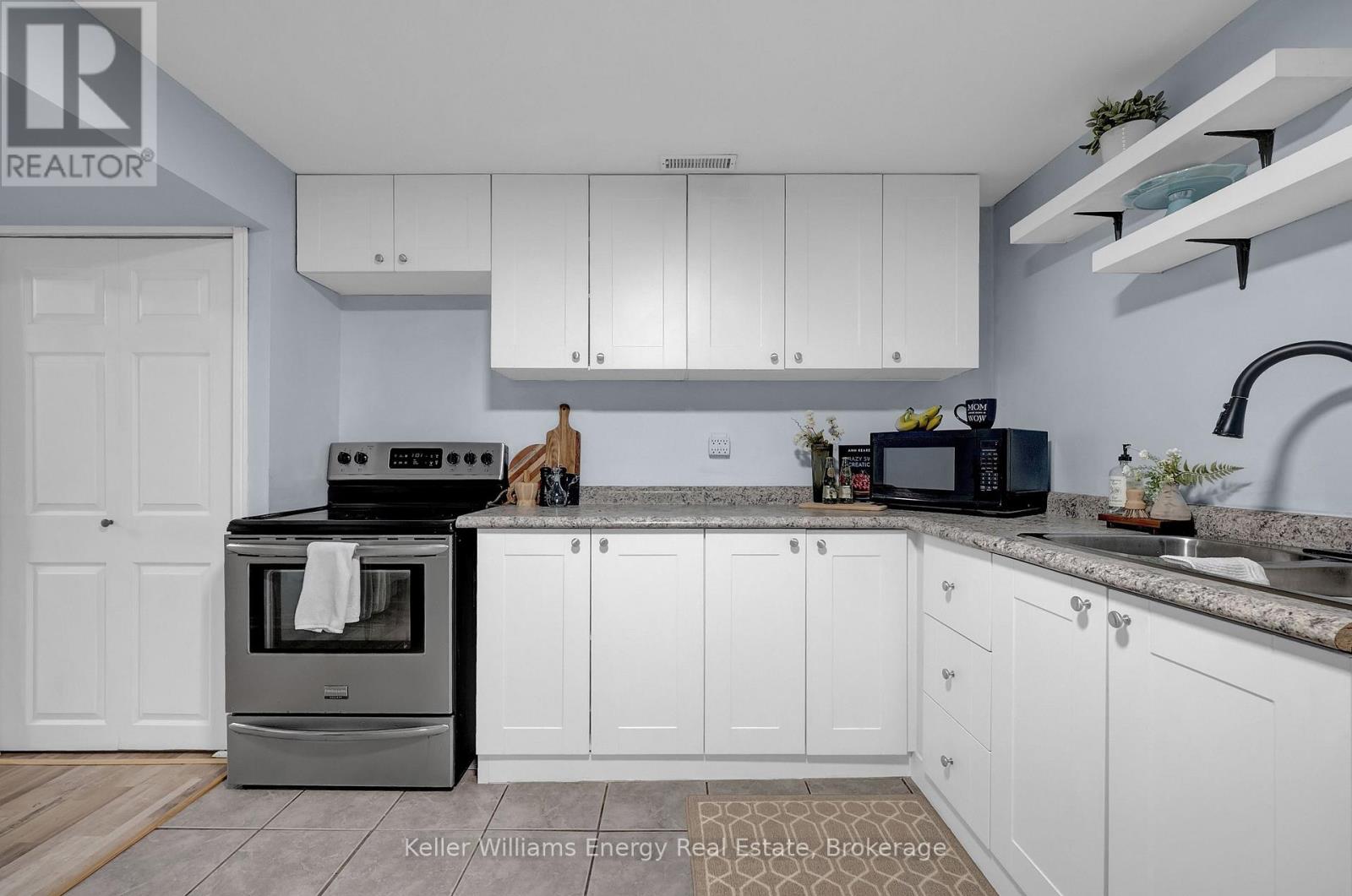 831 LAVIS STREET - Image 38