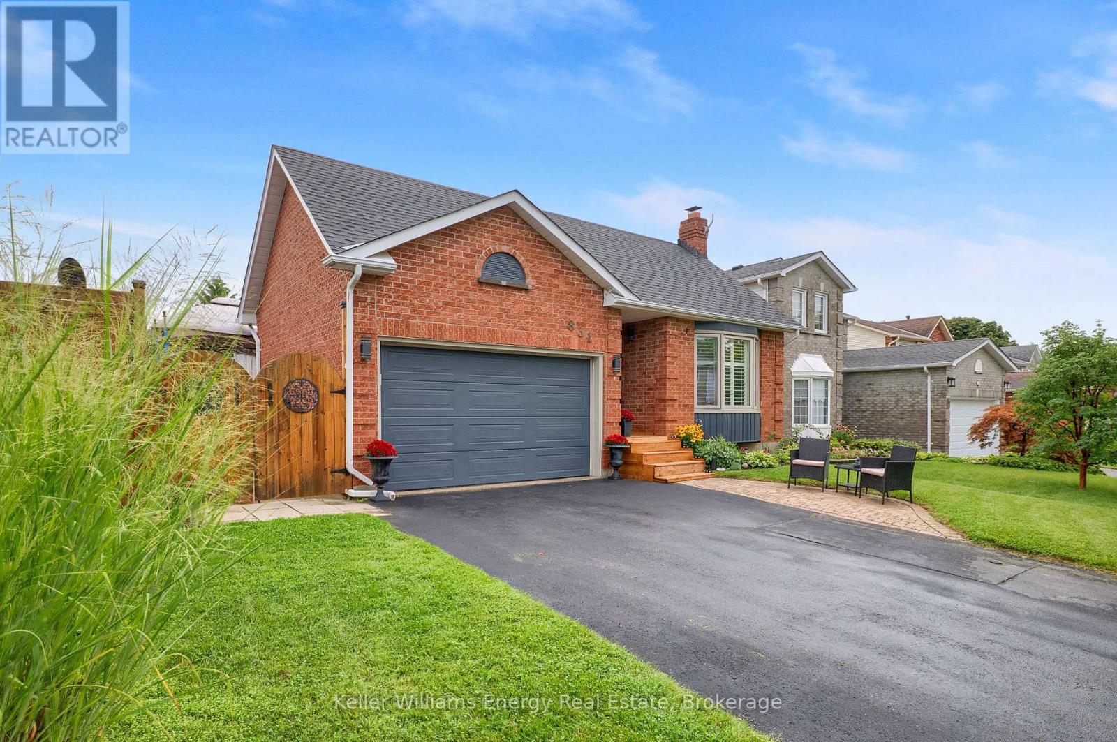 831 LAVIS STREET - 4