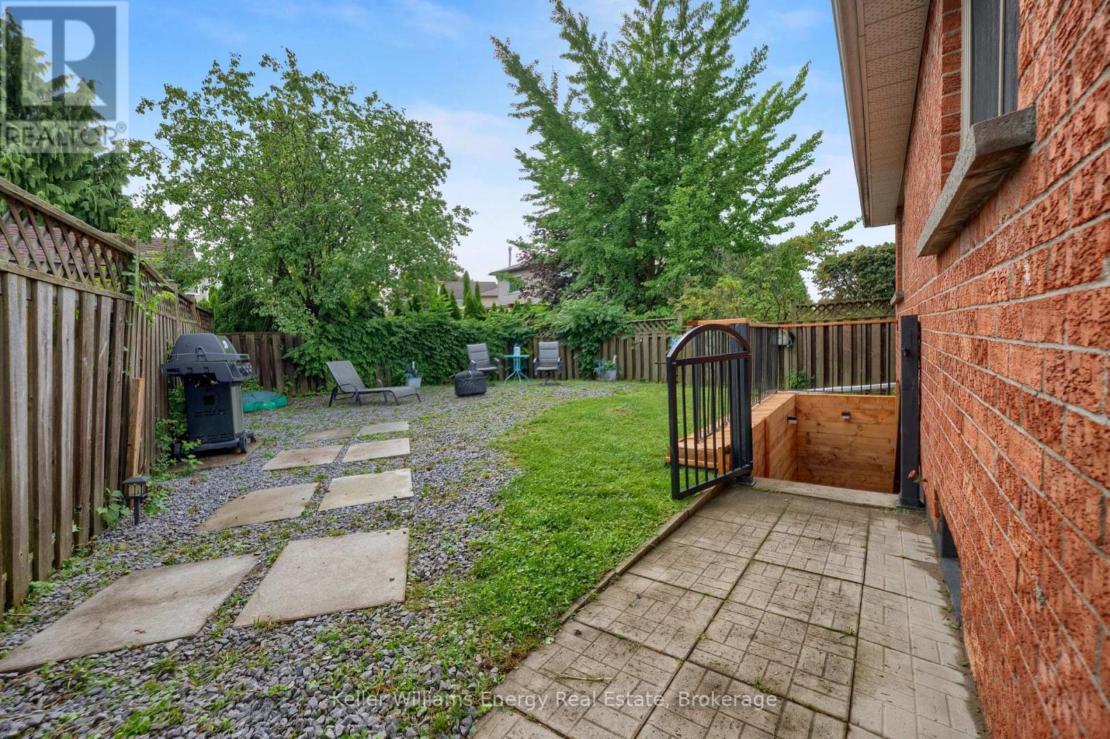 831 LAVIS STREET - Image 45