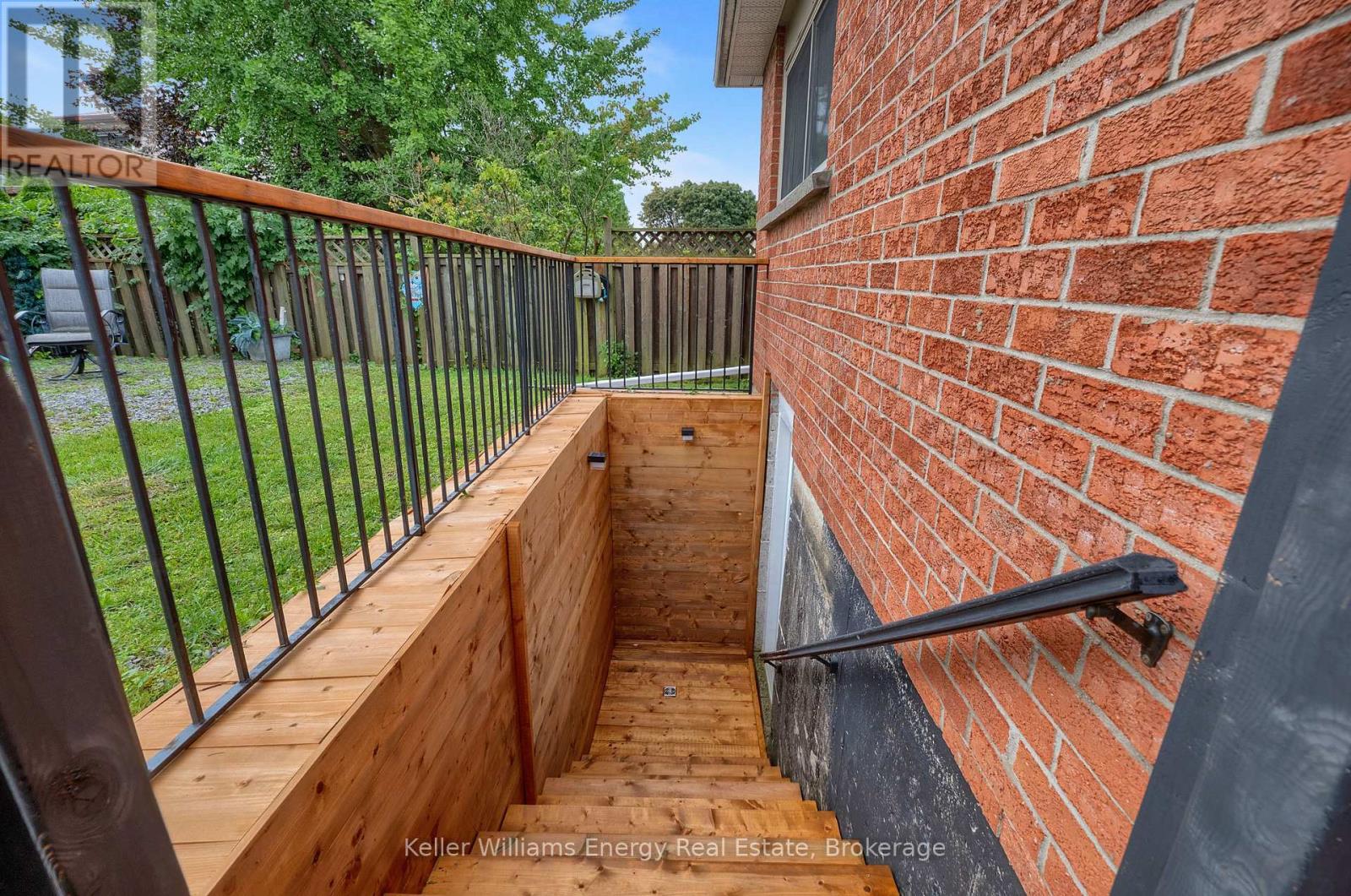 831 LAVIS STREET - 48