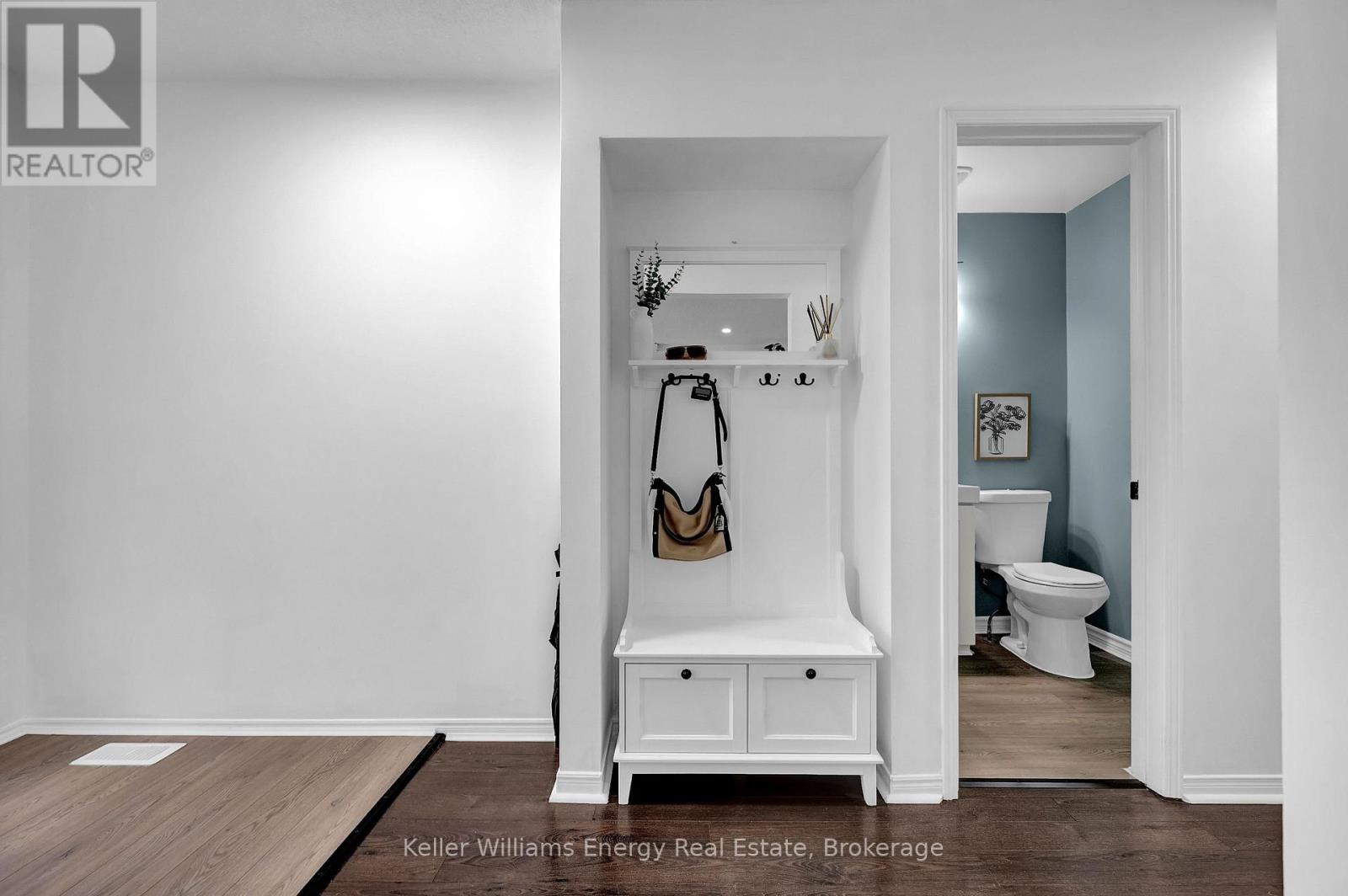 831 LAVIS STREET - 6