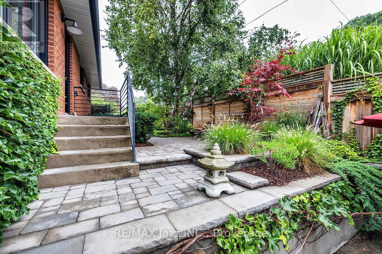 1085 Willowdale Avenue, Oshawa (Donevan), Ontario, L1H1W7, Oshawa (Donevan), Ontario — photo 3 of 5