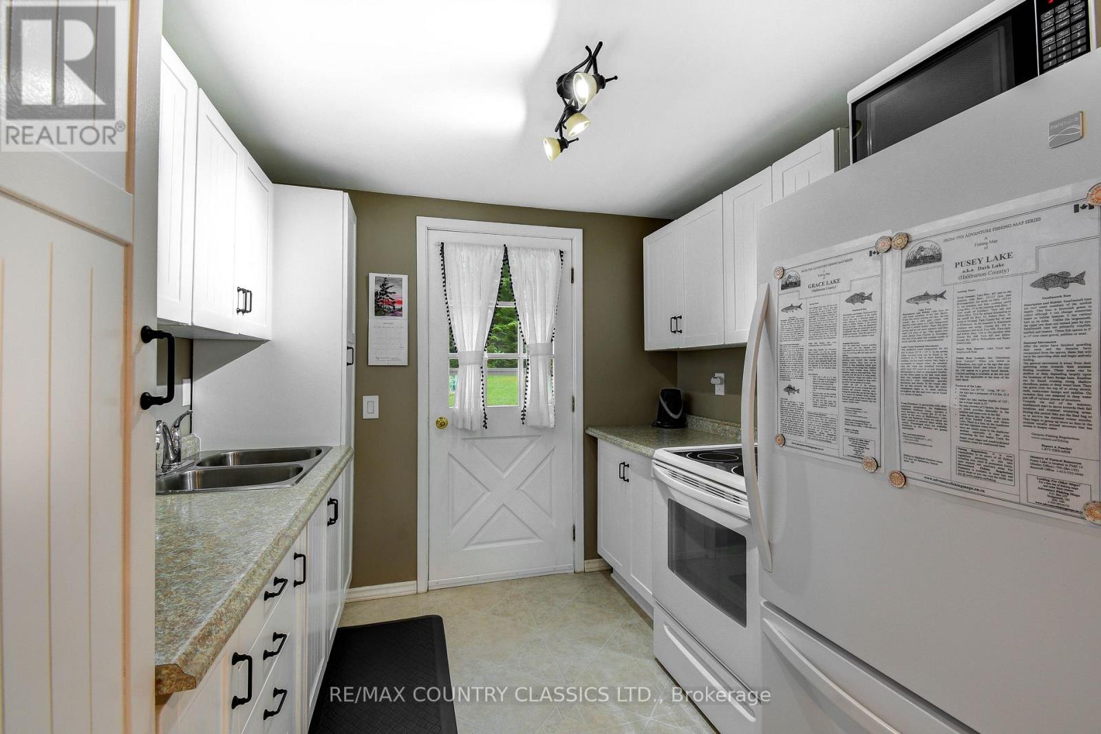 1055 BURLEIGH ROAD - 12