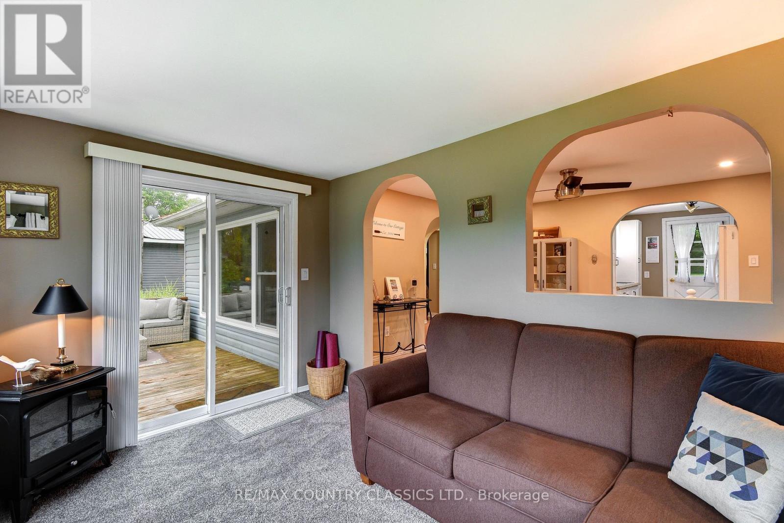 1055 BURLEIGH ROAD - 16