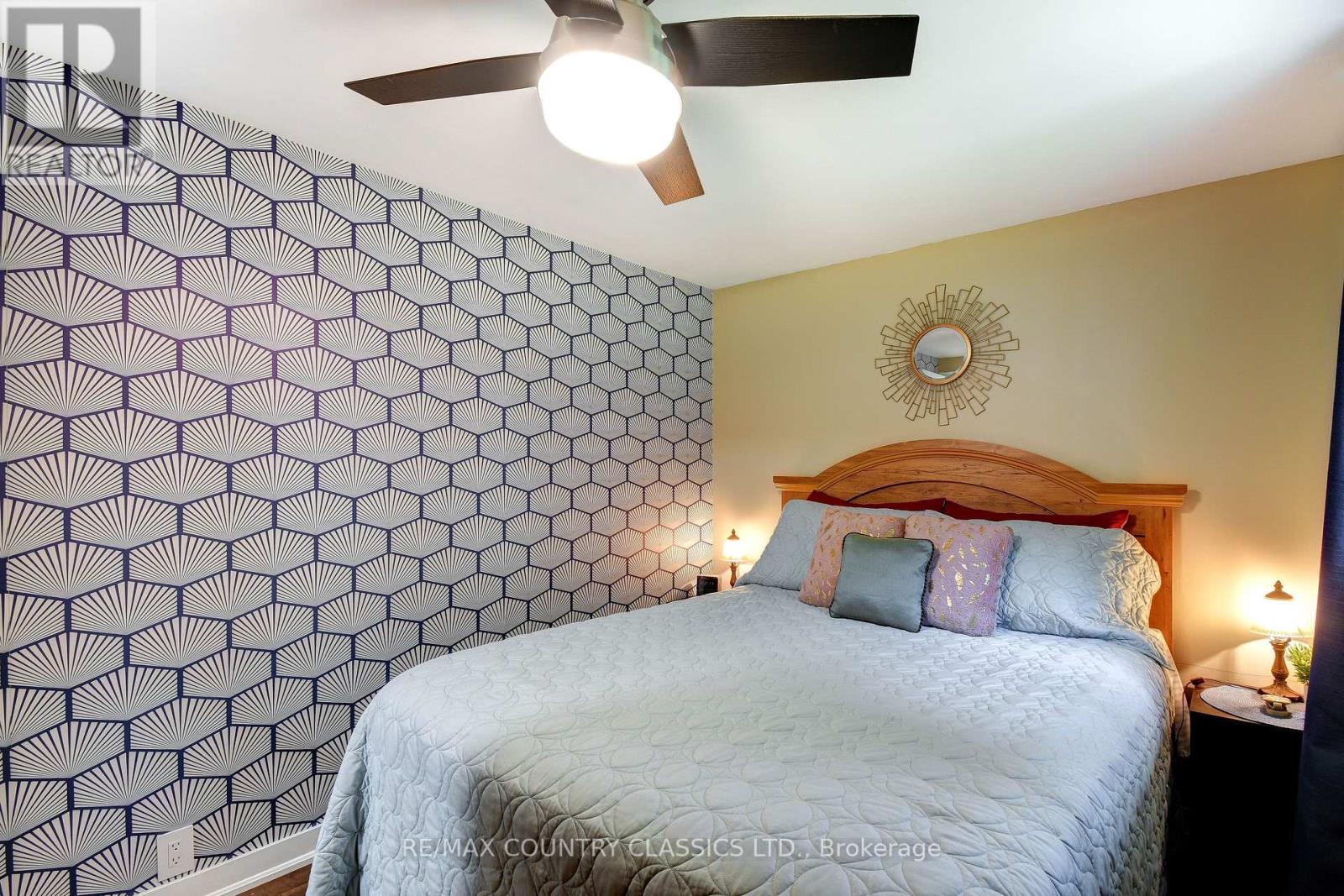1055 BURLEIGH ROAD - Image 17