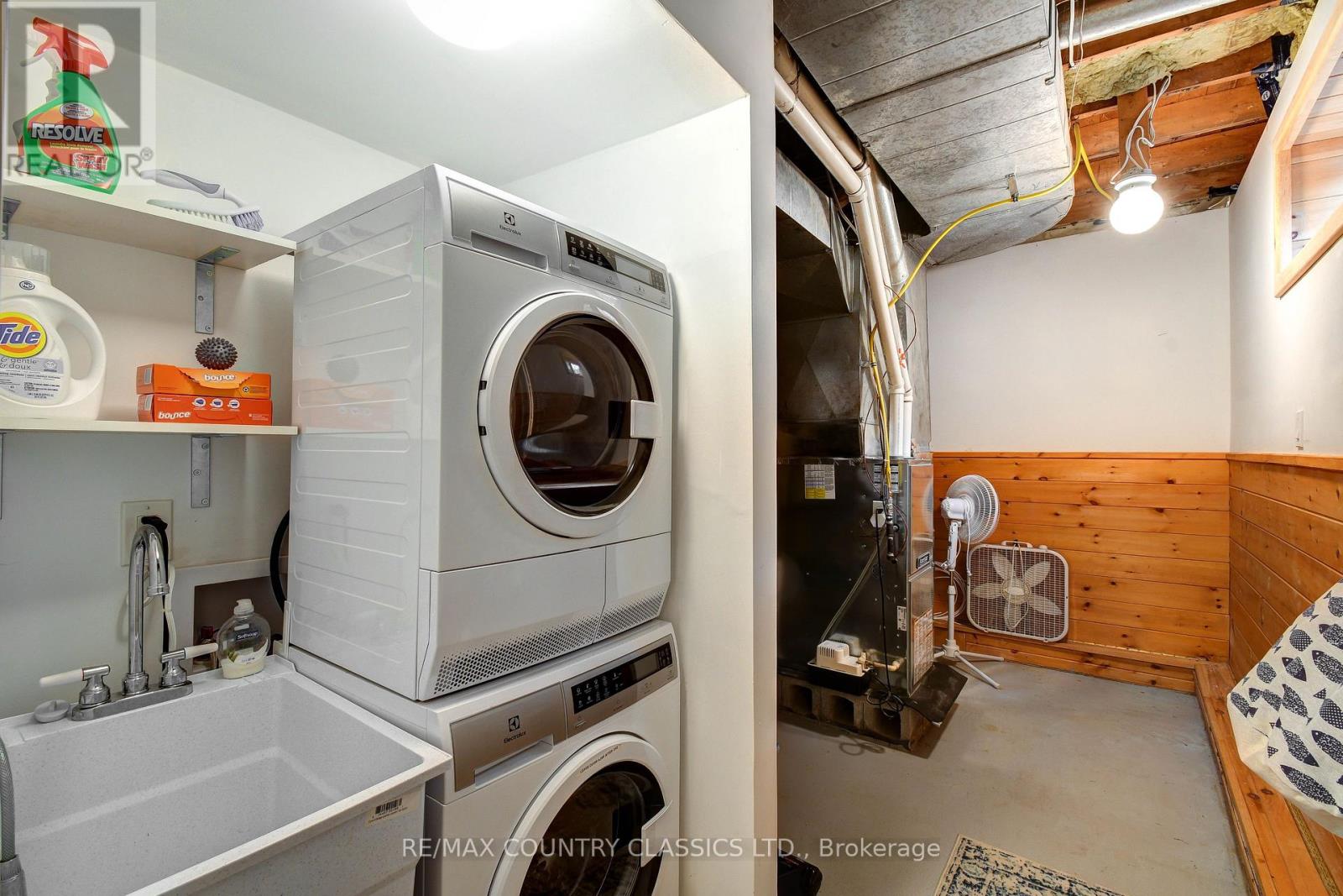 1055 BURLEIGH ROAD - Image 25
