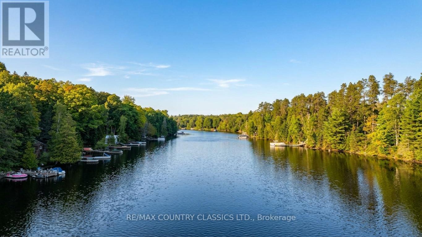 1055 BURLEIGH ROAD - 32