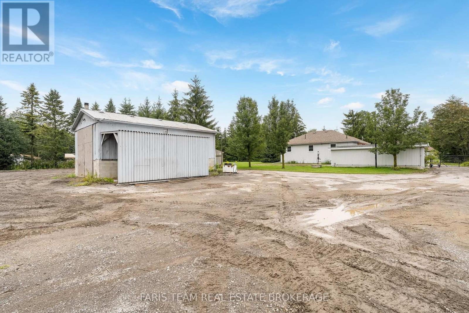2656 RUNDLE ROAD - Image 29