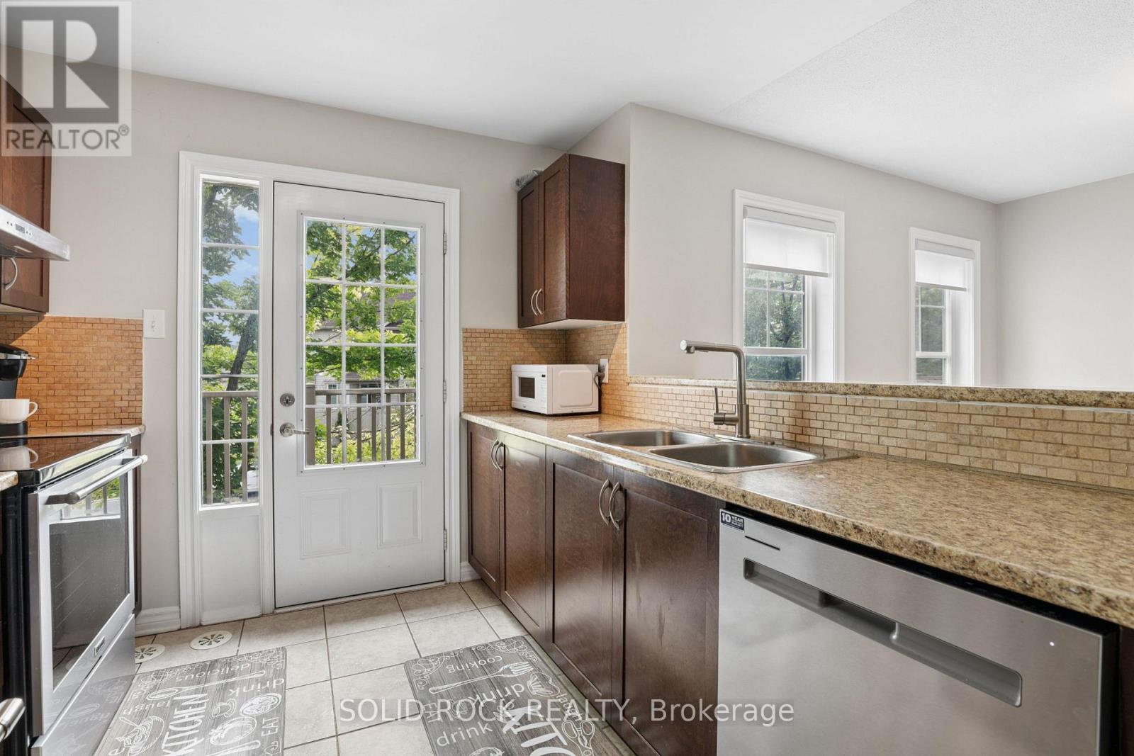 2 Bed, 2 Bath House for Sale in Ottawa – 2529 WATERLILLY WAY, Ottawa – MLS# X13739956 - Image 10