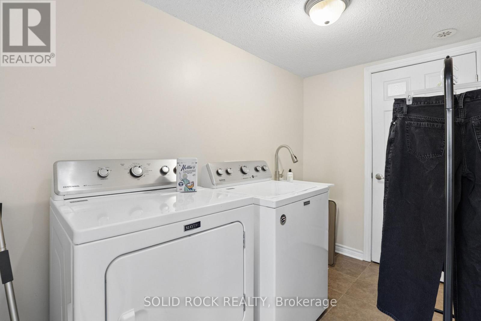 2 Bed, 2 Bath House for Sale in Ottawa – 2529 WATERLILLY WAY, Ottawa – MLS# X13739956 - Image 20