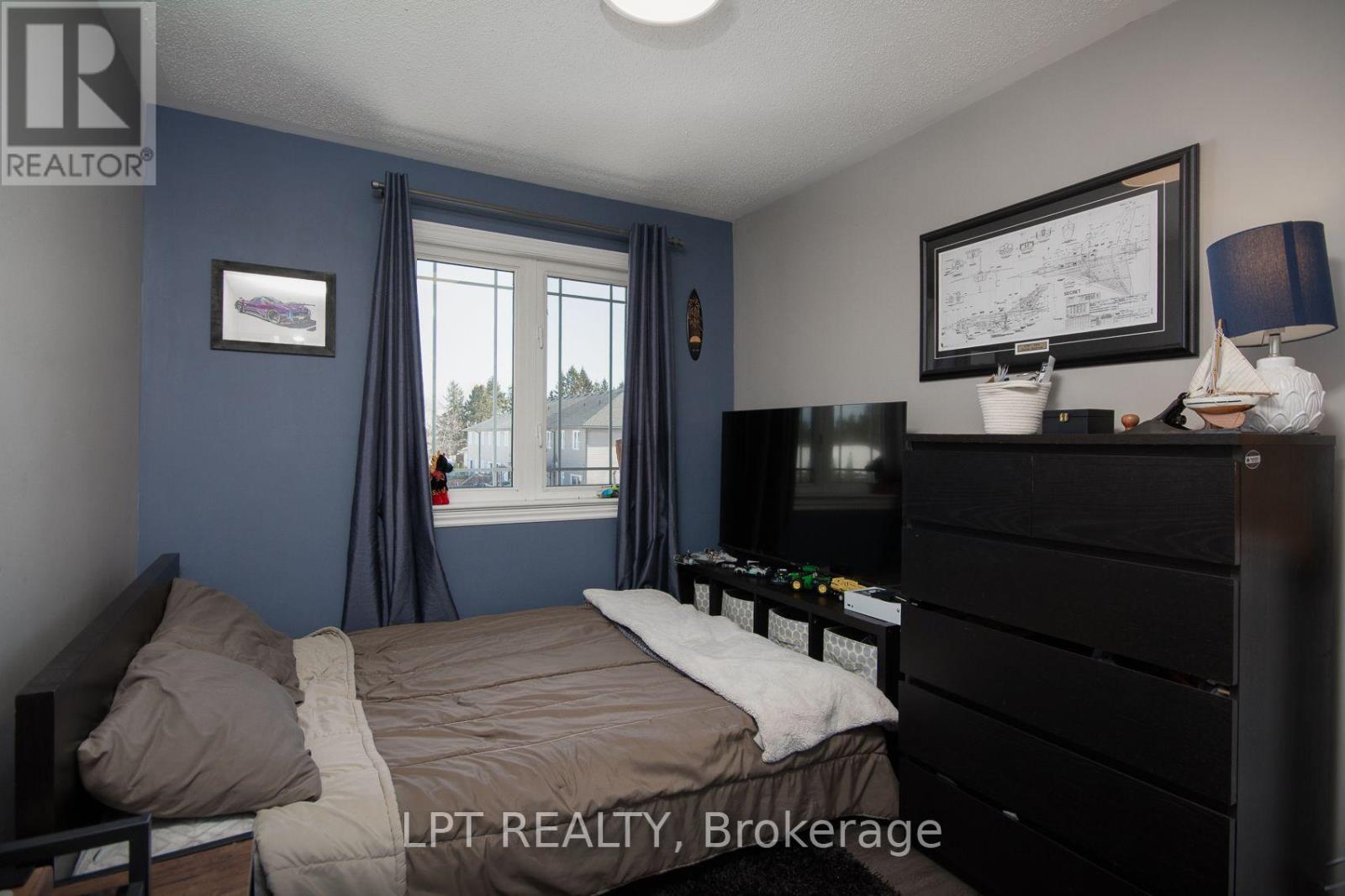 84 RAINA WAY - Image 17