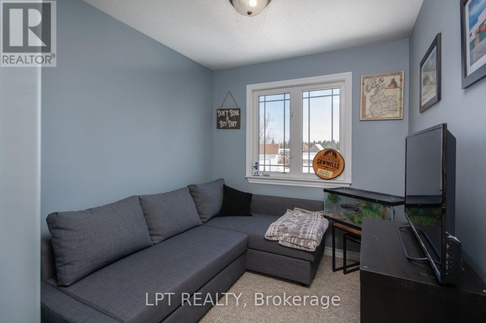 84 RAINA WAY - Image 18