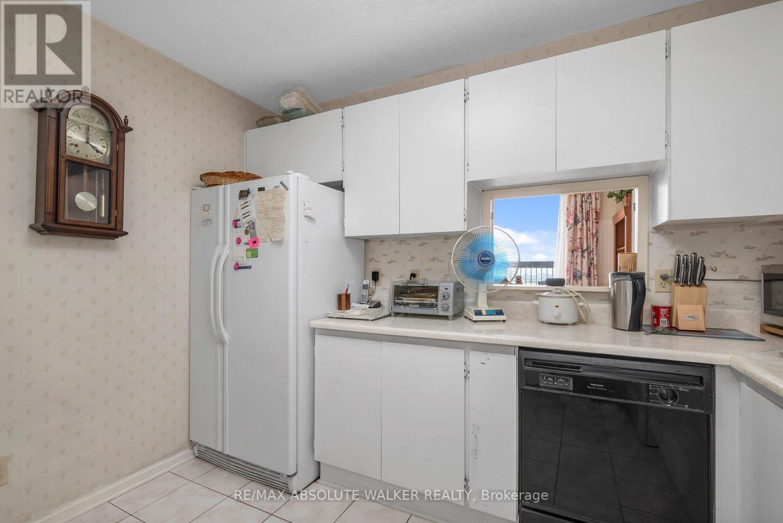#PH6 1380 PRINCE OF WALES DRIVE - 13