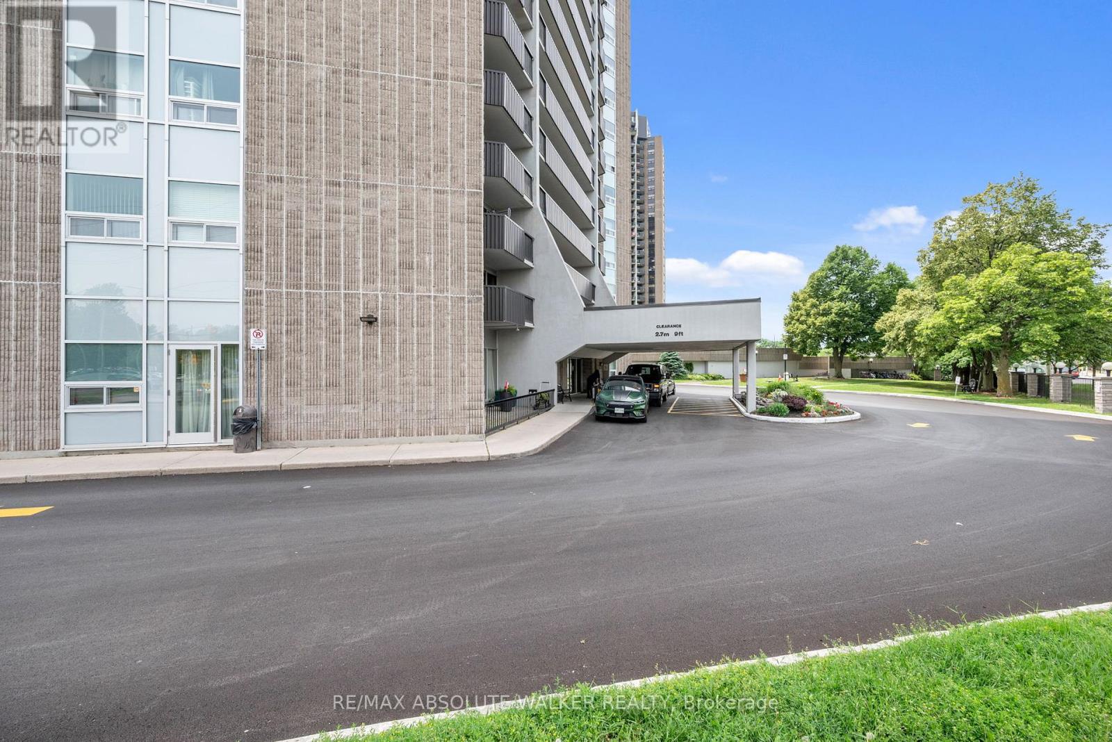 #PH6 1380 PRINCE OF WALES DRIVE - 2