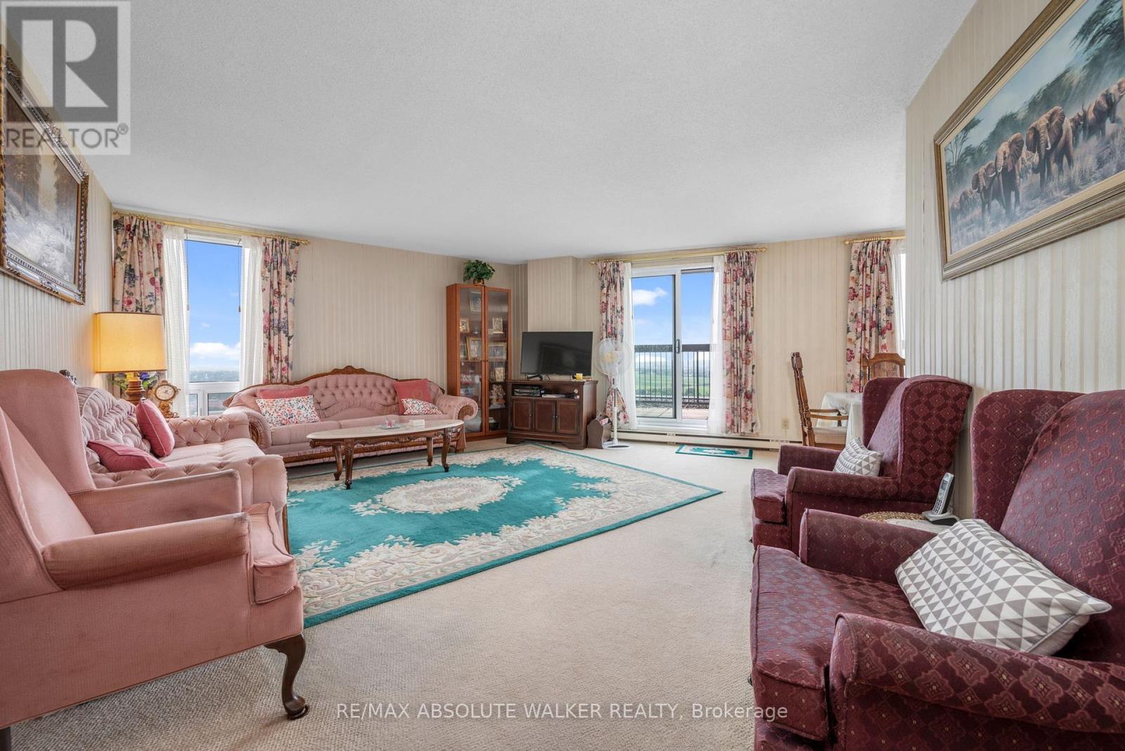 #PH6 1380 PRINCE OF WALES DRIVE - 6