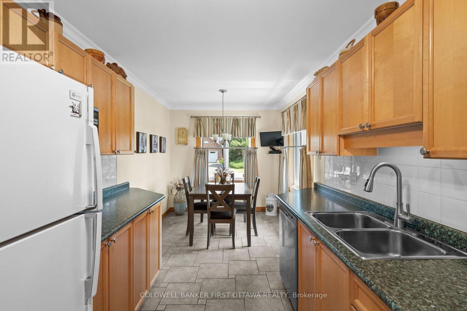 1170 AMBERCREST STREET - 8